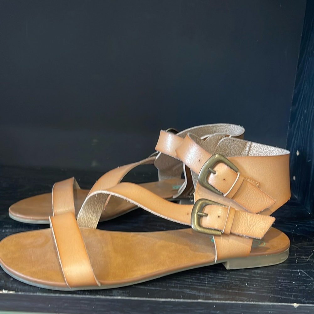 Tan sandals with cute buckles